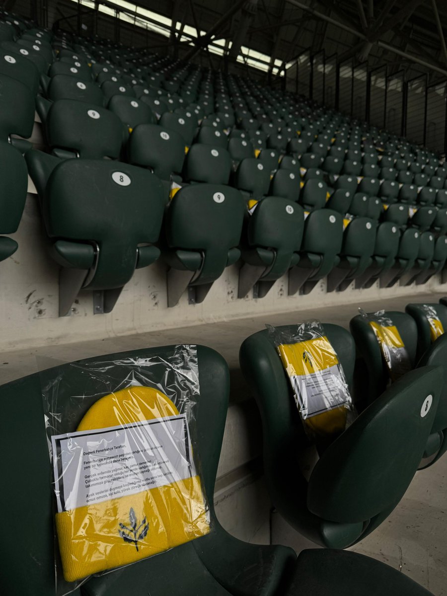 gencfborg's tweet image. TARAFTARLARIMIZA DUYURU

Kocaelispor ile oynanacak karşılaşma öncesinde, deplasman tribünümüzdeki tüm koltuklara bereler bırakılmıştır.

Kocaelispor deplasmanına katılacak tüm taraftarlarımızdan, koltuklarında bulunan bereleri istisnasız şekilde maç boyu takarak tribün görsel…