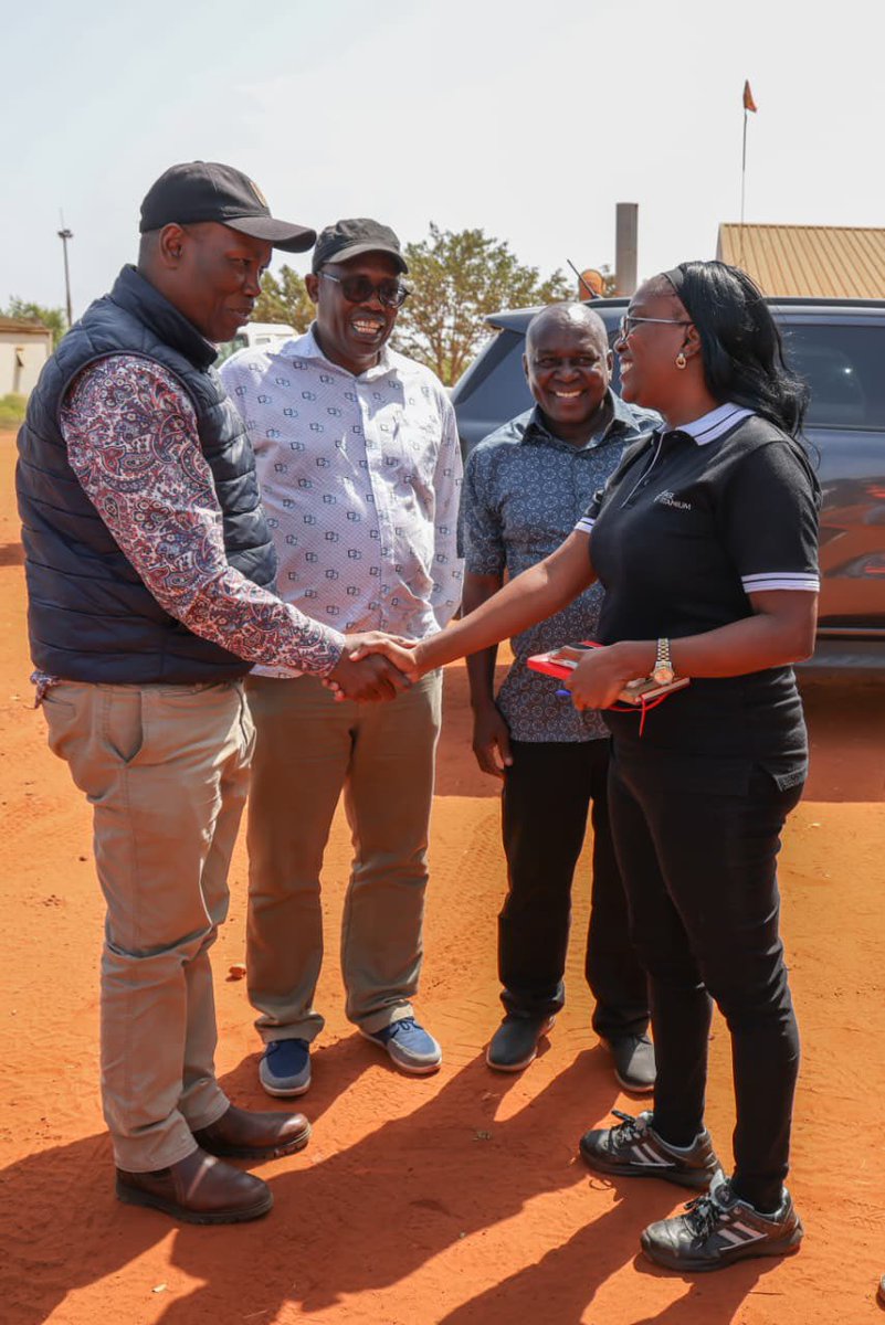 Base Titanium tweet media