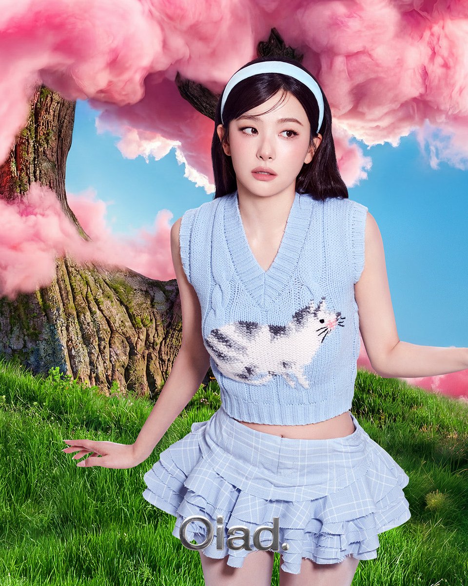 슬레인 블러 동산 속 동화같은 메이크업 룩의 슬기님💗

촉촉한 발림성, 블러 필터를 씌운 듯 보송하고 매끈한 마무리까지
가벼운 밀착감과 블러 틴트에서 보기 어려웠던 오래가는 지속력

슬기님의 사랑스러운 메이크업 룩을 완성한
슬레인 에어 블러 틴트를 지금 바로 만나보세요!