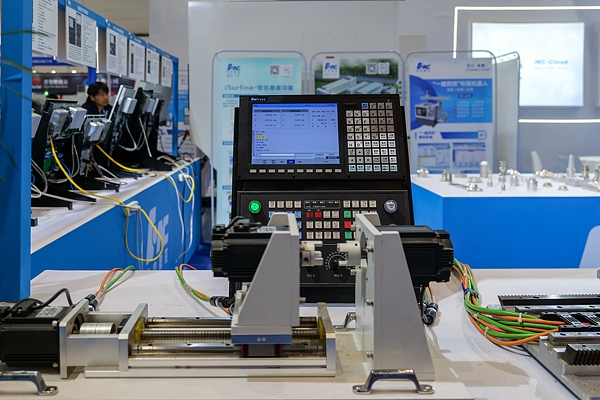 shoppinginCN1's tweet photo. The 2026 World Laser Industry Conference will be held from March 13 to 15 in Jinan, Shandong province. Featuring an exhibition area of nearly 20,000 square meters, the event will bring together leading enterprises, researchers, and international experts for more than 20 professional forums, technology showcases, and supply chain matchmaking, helping drive the rapid development of the laser sector and innovation-driven industries. @SpringCityJinan @JinanofChina @Jinan_ICC @iShandong