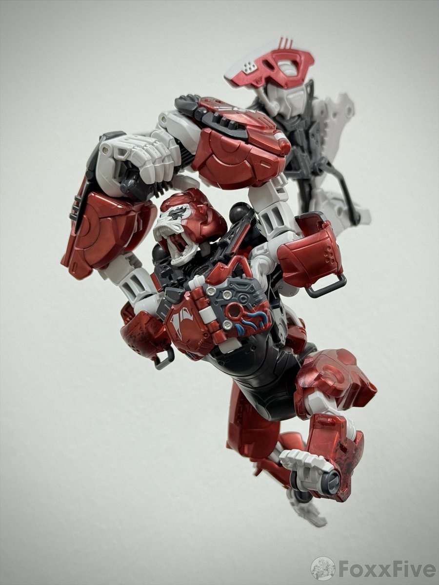 Swinging into action @52ToysBeastBox #52toys #beastbox #ビースト