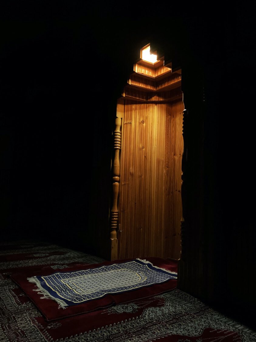 #BeratKandilimiz Af kapısının aralandığı bu gecede,
Sen'den hayırlı olanı, güzel olanı istiyoruz Allah'ım. 
Sen gönlümüzden geçirdiğimiz duālarımızı kabul eyle Allah'ım...
Berat Kandilimiz Mübarek Olsun.