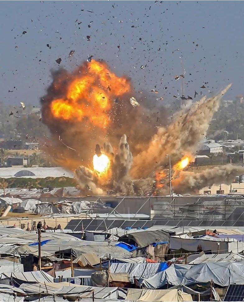 Gaza está sob fogo israelita, e o conto de fadas da paz foi destruído com o assassinato de mais 32 palestinianos por Israel.