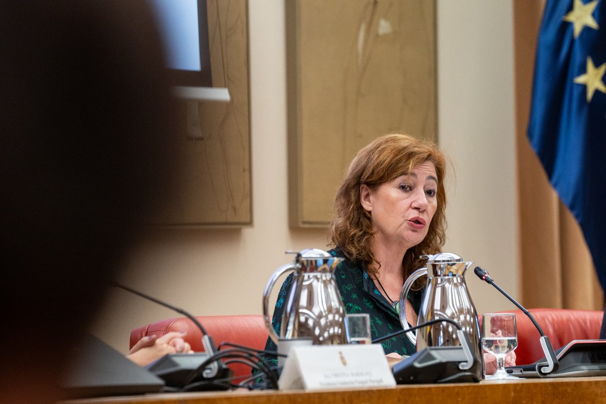 fpmaragall's tweet photo. @Congreso_Es @ANavarroFPM 🤝 Iniciamos la jornada con la bienvenida de @crismaragall, presidenta de la Fundación Pasqual Maragall, @F_Armengol, presidenta del @congreso_es, y @javierpadillab, secretario de estado de Sanidad. https://t.co/HF6yDYmy9U
