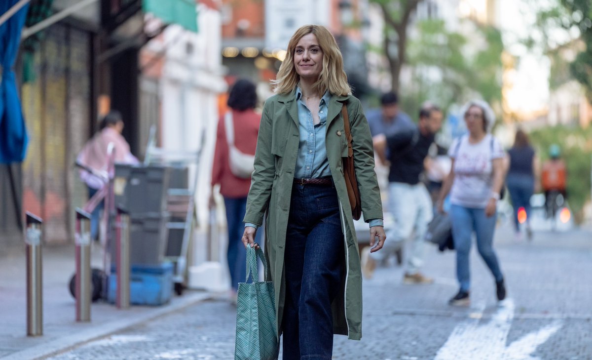 NetflixES's tweet photo. Cada familia tiene sus propias reglas. Y nadie las sigue. La película '53 Domingos', protagonizada por Javier Cámara, Carmen Machi, Javier Gutiérrez y Alexandra Jiménez, llega el 27 de marzo. https://t.co/1j8DNiirjU