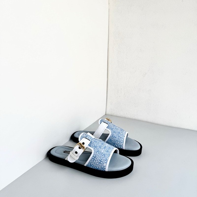 zelouver's tweet photo. Andrienne marie sandal
https://t.co/Pc3M7q3VFk https://t.co/fH1xw02HUn