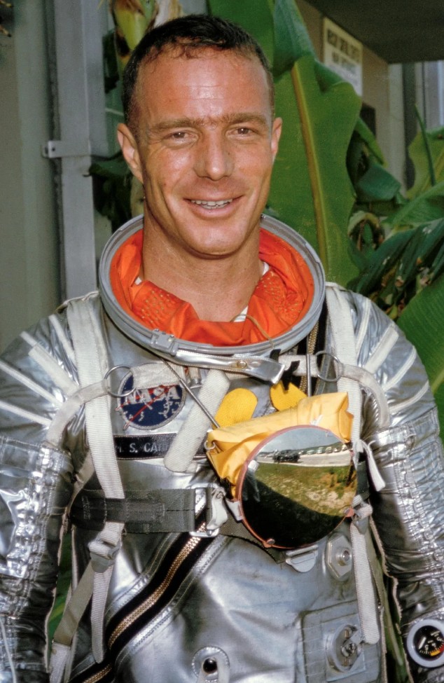 Jerome_Gillain's tweet photo. @nettermike Least we never forget how @NASA did #ScottCarpenter and #GusGrissom... https://t.co/iTAA6m5NvX