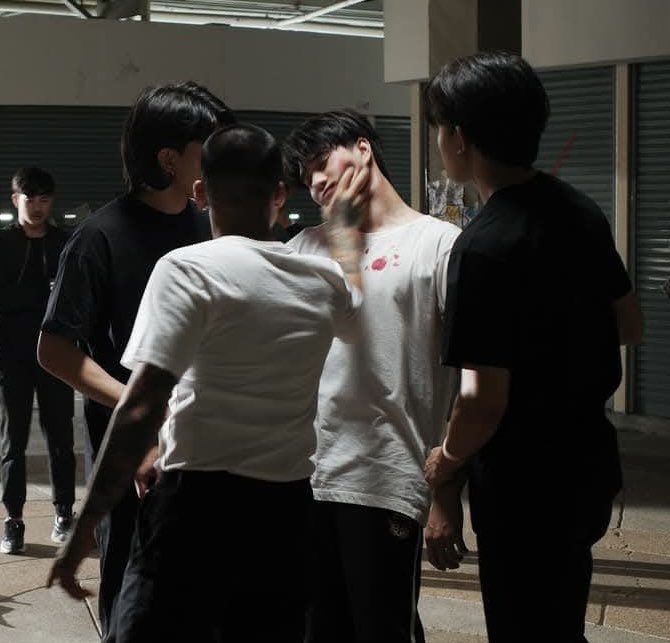 อยากเป็นพี่เจ๋งเพราะอยากบีบแจ้มยัยนี่

#hirunkit_