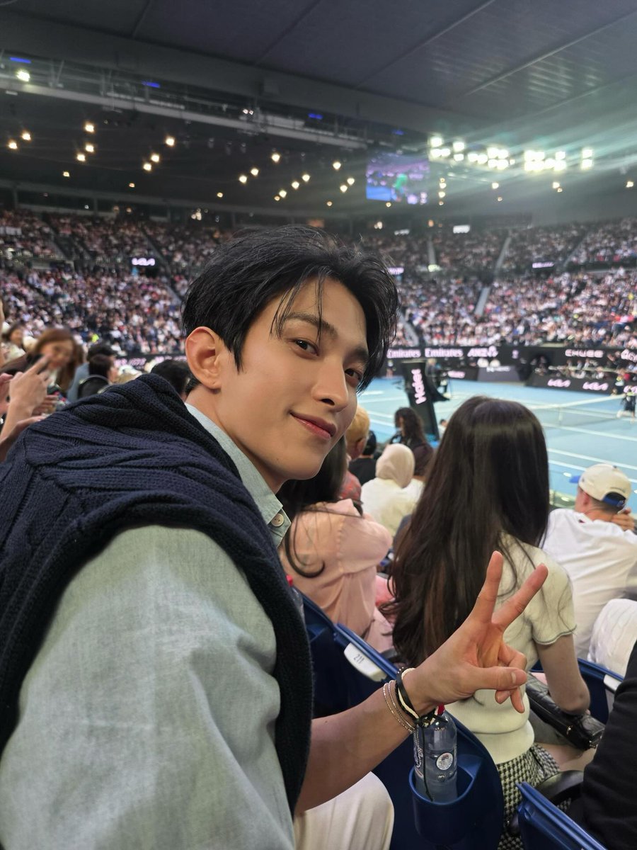 seokkchans's tweet image. this might just be the ultimate dokyeom boyfriend pic 😭