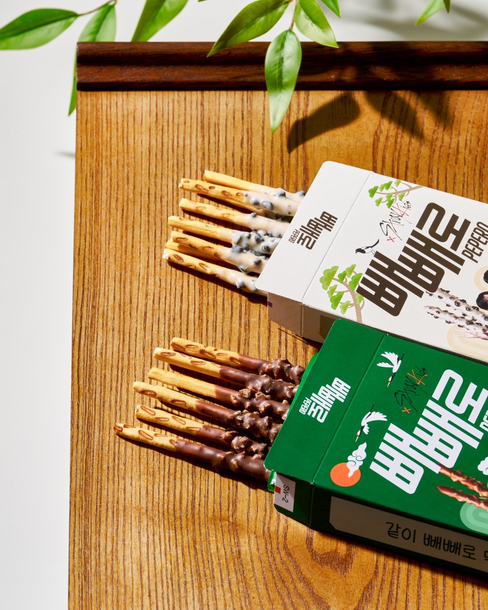 빼빼로 인스타

한국 기념품 선물로도 딱 좋은, 빼빼로 x 스트레이 키즈 설 패키지 나왔어요!

이번 겨울에만 만날 수 있는 특별한 패키지이니, 설 선물 미리 챙길 STAY라면 저장해두기