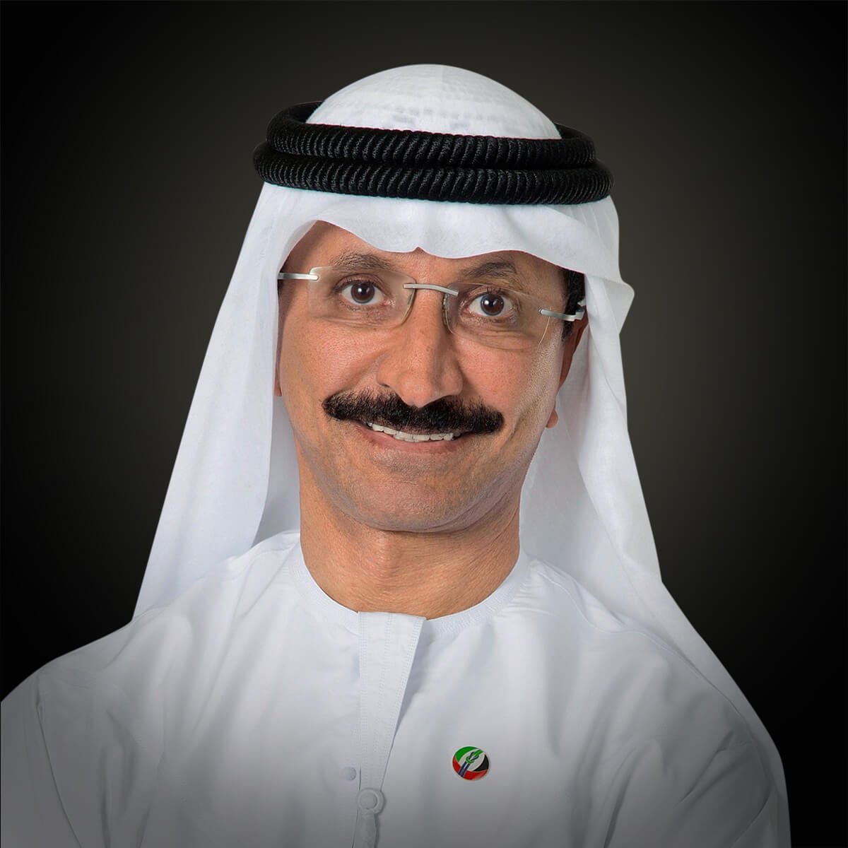 A7DATH_M's tweet photo. أظهرت وثائق إبستين أن الملياردير الاماراتي سلطان بن سليم كان يحرض على المساجد في السعودية!

سلطان بن سليم، الرئيس التنفيذي لشركة موانئ دبي العالمية في الإمارات قال، في رسالة إلى جيفري إبستين:

"ذهب أحد أصدقائي إلى المسجد في السعودية، قال: بصراحة، مع كل هؤلاء الإرهابيين، لا يمكنك معرفة ما إذا كان الرجل الواقف بجانبك يحك خصيتىه أم يعبث بزر التفجير!"