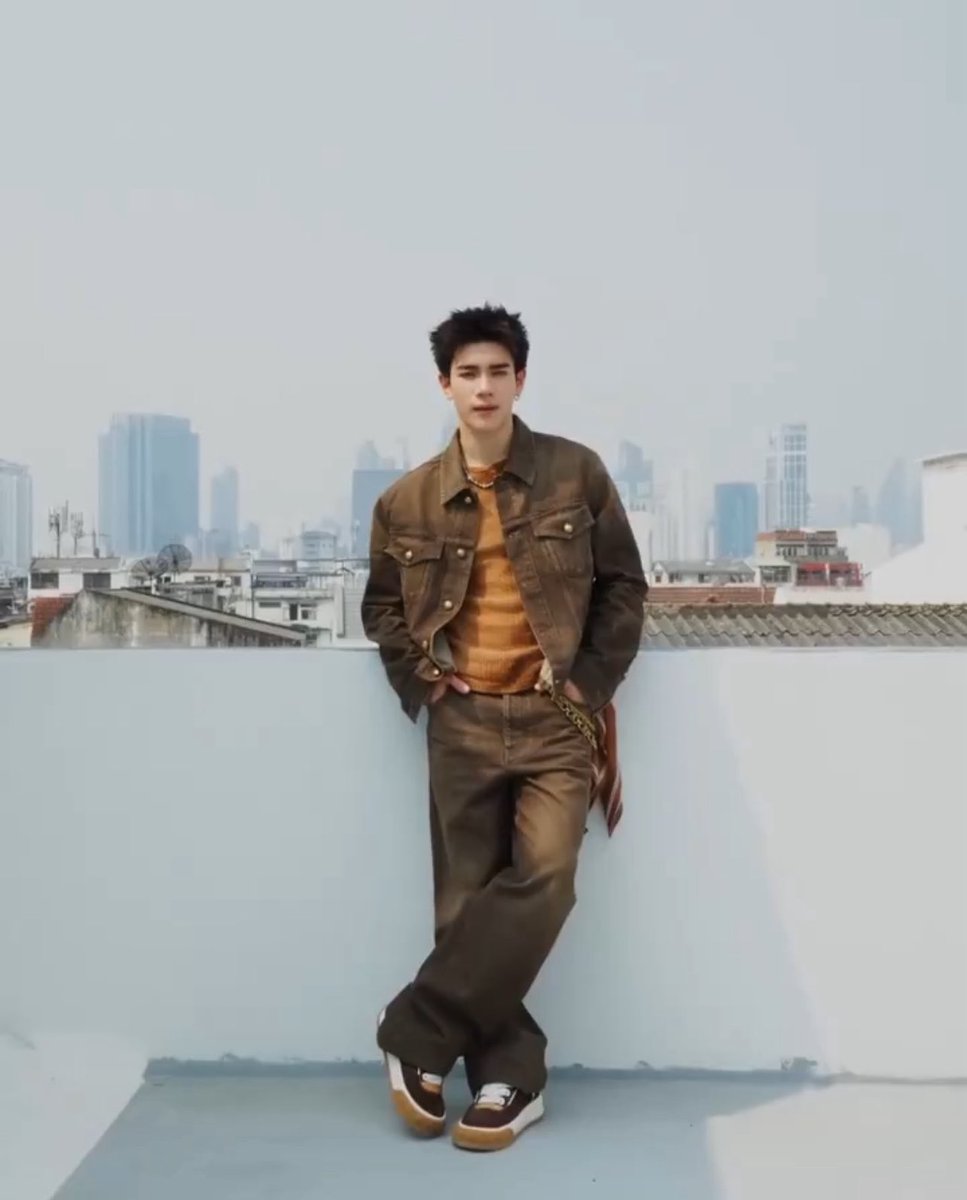 poominmin99's tweet image. น้องโฟ้ดกับ LV Boy หล่อน่ารักมากกกกก

โดยเฉพาะชุดน้ำตาลชุดนี้ ออร่ามากกกกกก

#mensunohk
#LouisVuitton @LouisVuitton 
#Fourthnattawat #โฟร์ทณัฐวรรธน์