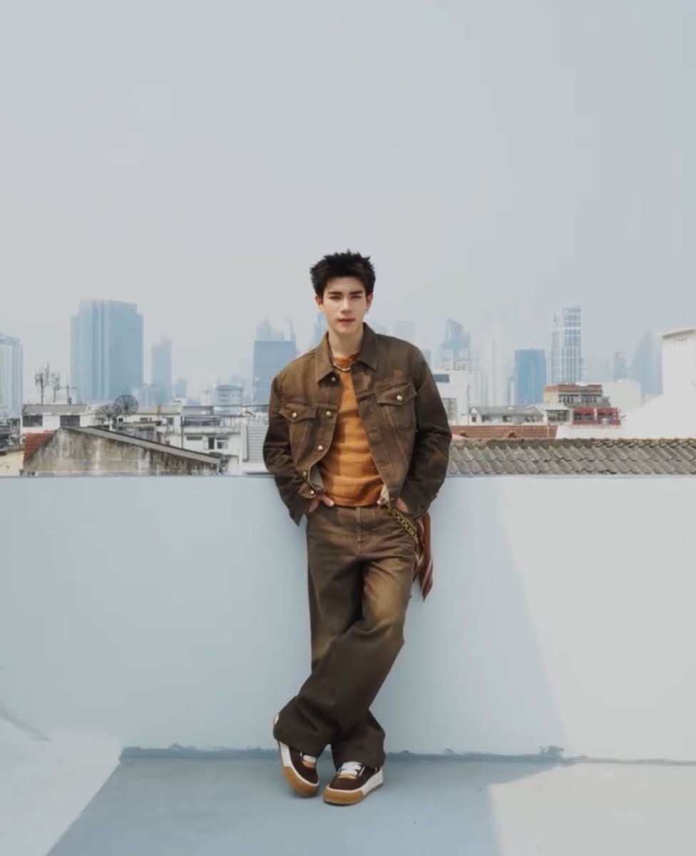 inchyx_'s tweet image. ติดตาม LV มาตั้งนาน รู้สึกเดี๋ยวนี้ปรับลุคดีขึ้นสำหรับนี่มากๆ เมื่อก่อนก็ดีสมดังแบรนด์เขาแหล่ะ แต่ปัจจุบันดูมีความทันสมัย ความวัยรุ่นมากขึ้น น้องโฟ้ดฮีพรีเซ้นได้ดีเลย ชอบมาก

@LouisVuitton #LouisVuitton 
#Fourthnattawat #โฟร์ทณัฐวรรธน์