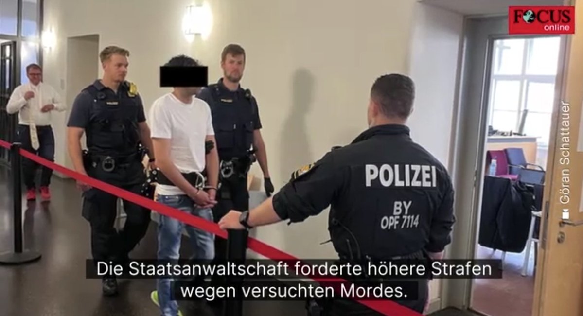 spaceloop23's tweet image. Alexander und Johann R., zwei Brüder wurden von 5 Bulgaren und einem Türken mit Eisenstangen fast tot geschlagen.

Schädelbasisfraktur mit Gehirnblutung, mehrere Hämatome und Unterblutungen am gesamten Körper, Platzwunden am Kopf, Lungenquetschung, Rippenbrüche, Prellungen der…