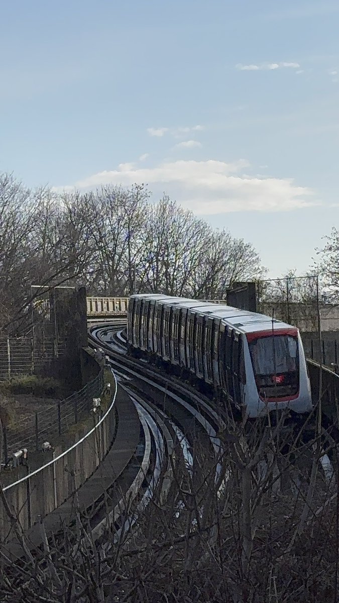 TMIT • 🌞 tweet media