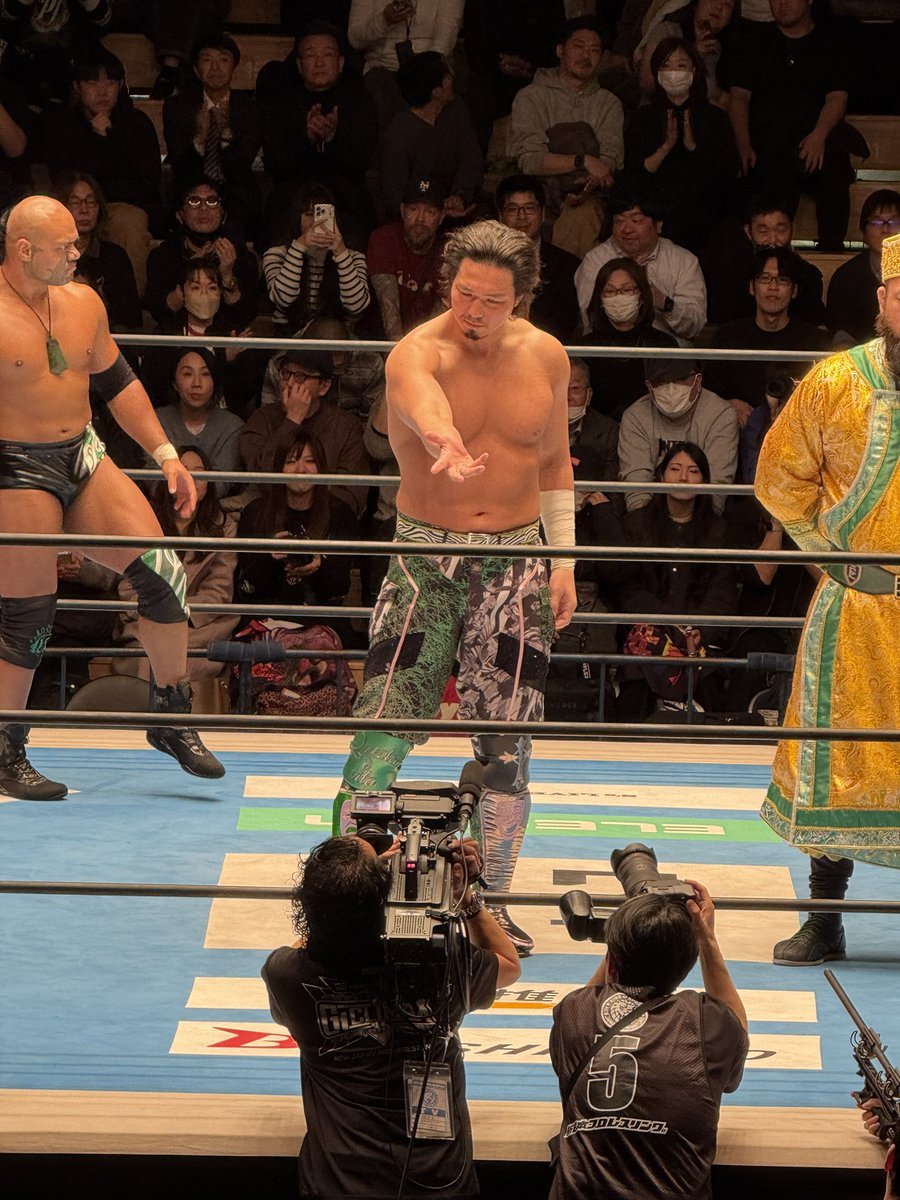 MegaSPS's tweet image. an unreal smile just came across my face when his music hit. jake lee makes me laugh, man
#ジェイク・リー
#njpw
#njnbg