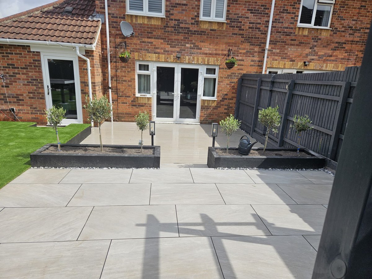 Planning a garden makeover this year? Check out our extensive paving range for inspiration. 

bowlandstone.com/products/