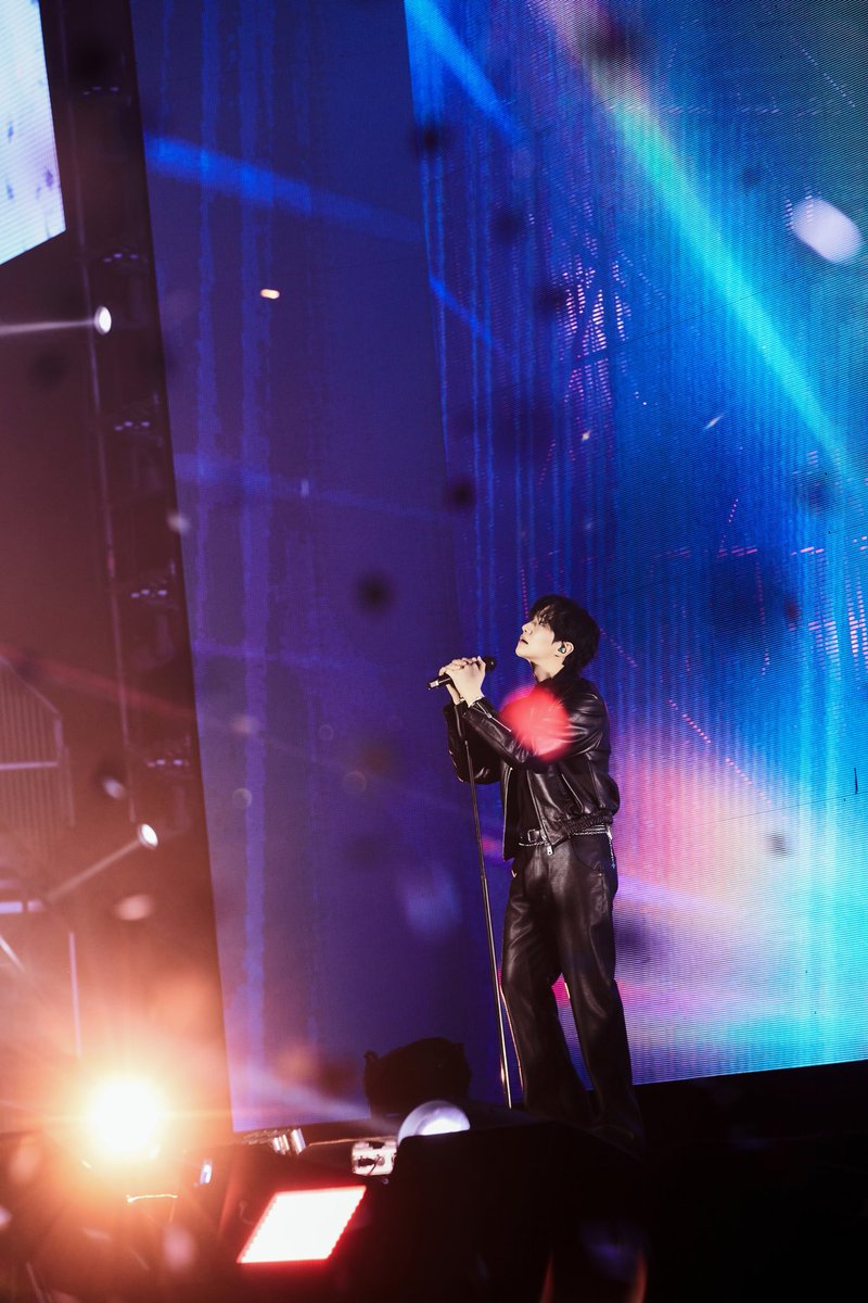 어젯밤 12시 공지 뜨지마자 호텔 예약하고 
오늘 뱅기예약 이제 티켓만 있으면...😄
공연장이 너무 커서 울준호 면봉처럼 보이겠지만 도쿄돔에서 울준호를 볼수 있다는 기대감에 너무 설렌다
#이준호 #LEEJUNHO #2PM
#2PM_THE_RETURN
#THE_RETURN_TokyoDome