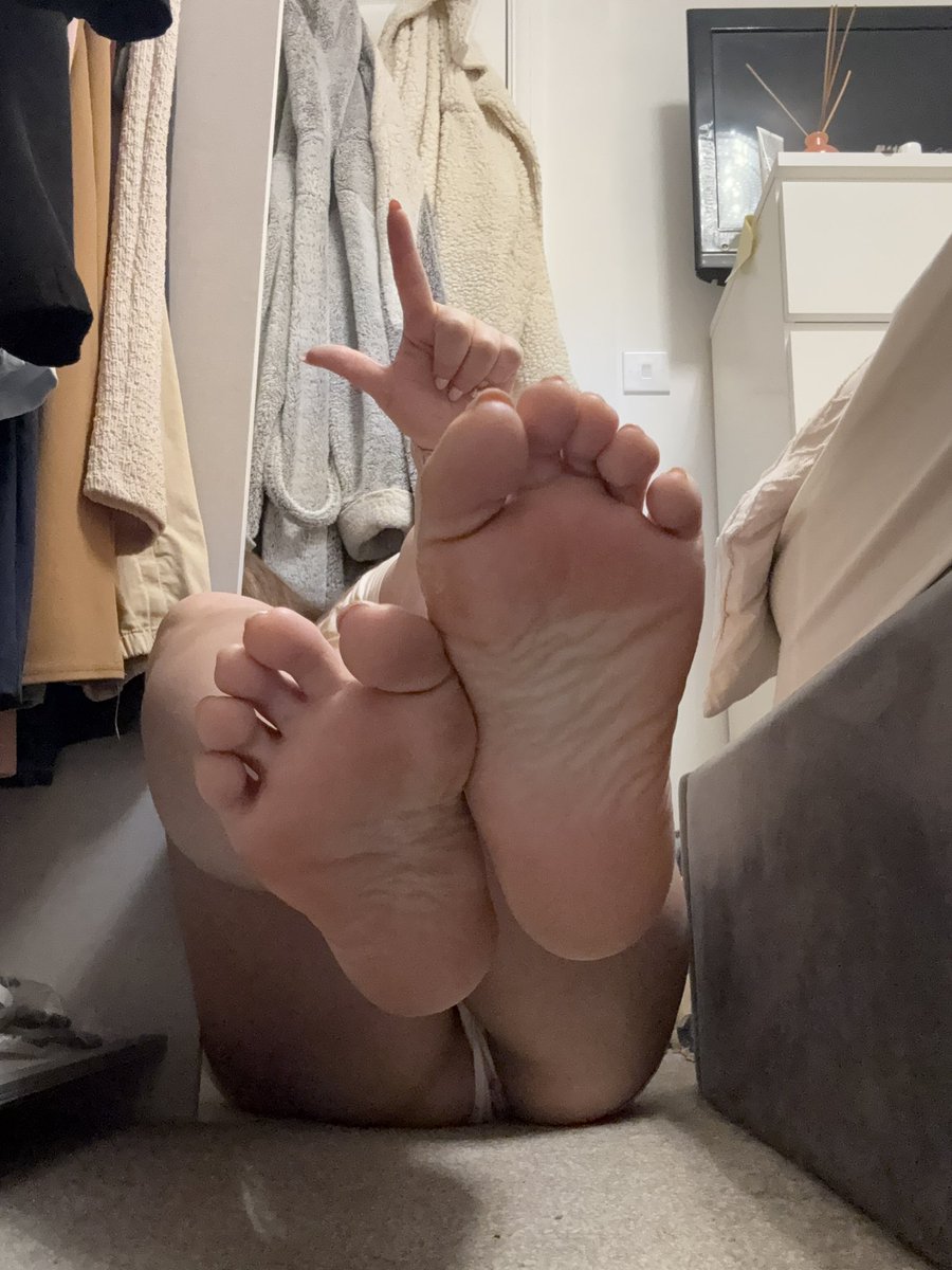 Good morning piggies. 

Who’s getting in my good books today by spoiling me 😘