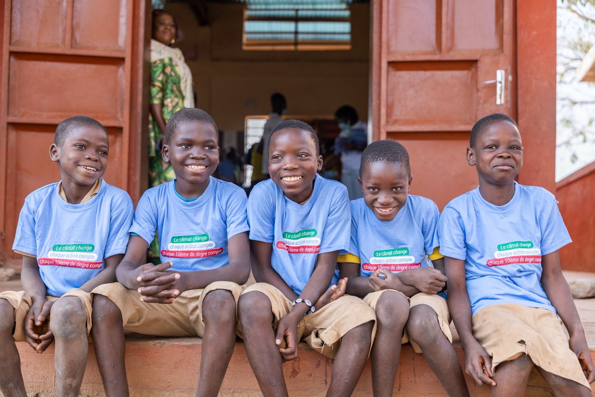UNICEF_Benin's tweet photo. Pour voir les enfants s’épanouir, rappelons-nous que le climat change, que chaque action compte et que chaque 10ème de dégré compte

Bonne semaine à toutes et à tous!

#ClimateAction #climatechange https://t.co/l59dtRCNWZ