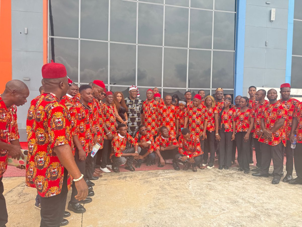Chima_Obi1234's tweet photo. Ebonyi State Governor, Rt. Hon. @FrancisNwifuru is sending another 98 Ebonyians on foreign Scholarship Programme in UK for their Master's and PhD Programmes. 

Education is and will always be the key. This is good. https://t.co/aI5QfPaFHY