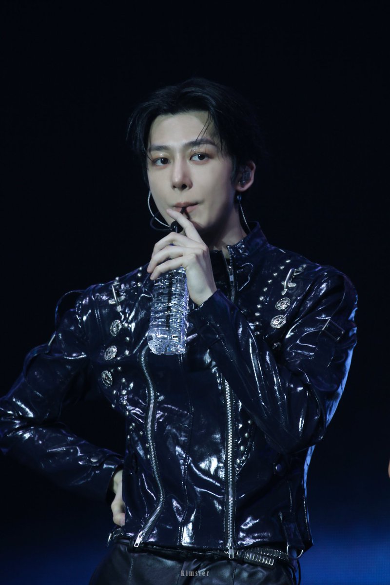 _kimster__'s tweet photo. 260131 THE X : NEXUS 중콘
#몬스타엑스 #형원 #MONSTA_X #HYUNGWON https://t.co/i6WHdCfW3i