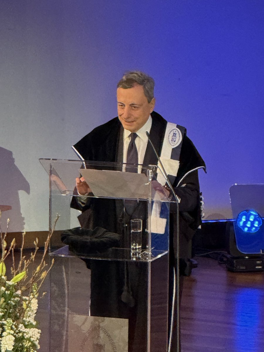 Vandaag krijgt Mario Draghi - meer dan terecht - eredoctoraat <a href="/KU_Leuven/">KU Leuven</a>.

Zijn speech opnieuw waarschuwing en pleidooi. Europa ziet verschuiving van wederzijdse naar eenzijdige afhankelijkheden van VS en China. Handel ≠ veiligheid. Conclusie: Europe needs pragmatic federalism.