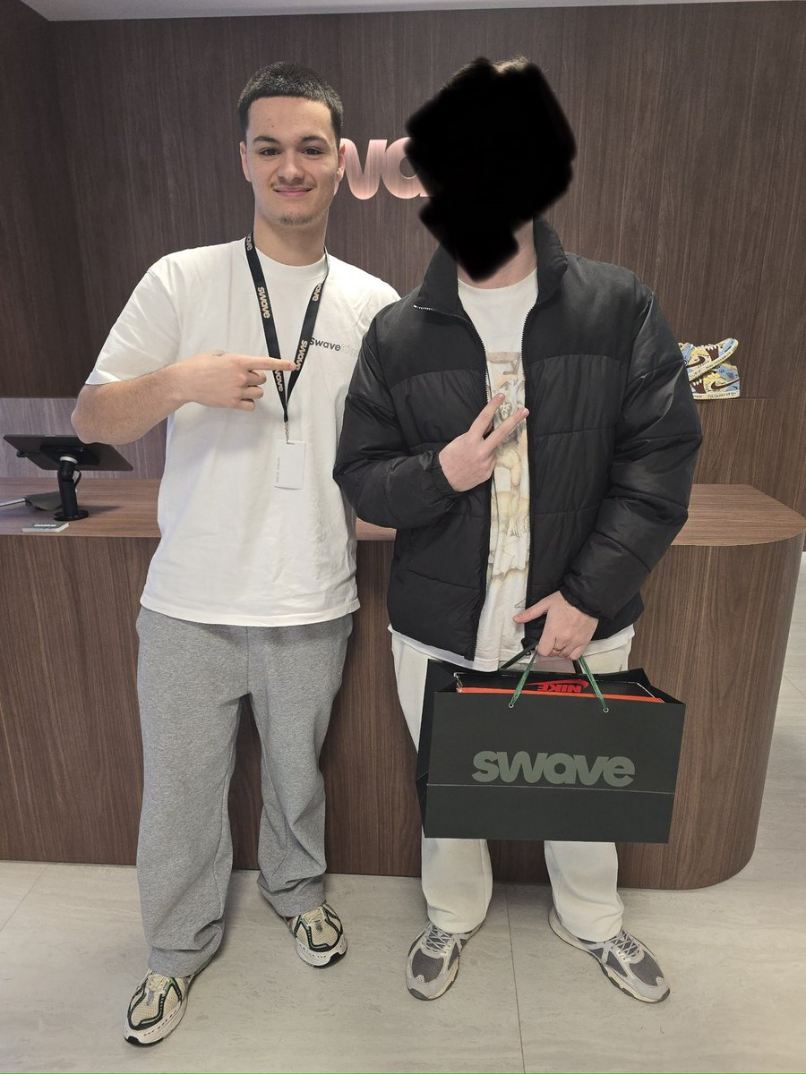 Mon deuxième graal enfin dans la collection 🥹✨
Merci <a href="/SwaveKiqs/">Swave</a> vous êtes les meilleurs ❤️🤍