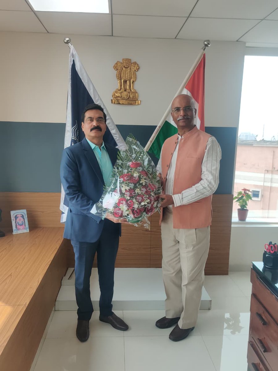 उत्तर प्रदेश लोकसेवा आयोगाचे मा. अध्यक्ष श्री. संजय श्रीनेत यांनी आज दि. 2 फेब्रु.2026 रोजी एमपीएससीच्या कार्यालयास भेट दिली. सदर भेटीदरम्यान एमपीएससीच्या सर्वोत्तम कार्यपध्दती व तंत्रज्ञान उपक्रम इत्यादींबद्दल माहिती घेतली.
(1/2)