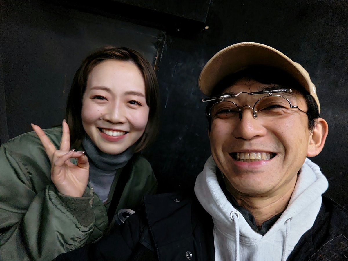 若手演出家コンクール。終了後本多スタジオでの懇親会でコンクールを競った優秀賞の深井邦彦くんと翠月瞳さんとお話して写真(笑)。２人ともとっても魅力的な人だ。駒さんは最終新幹線で京都に向かってしまっていたのだが小濱くんと撮りそこなってしまったのはあとからしまったと思い残念であったよ。