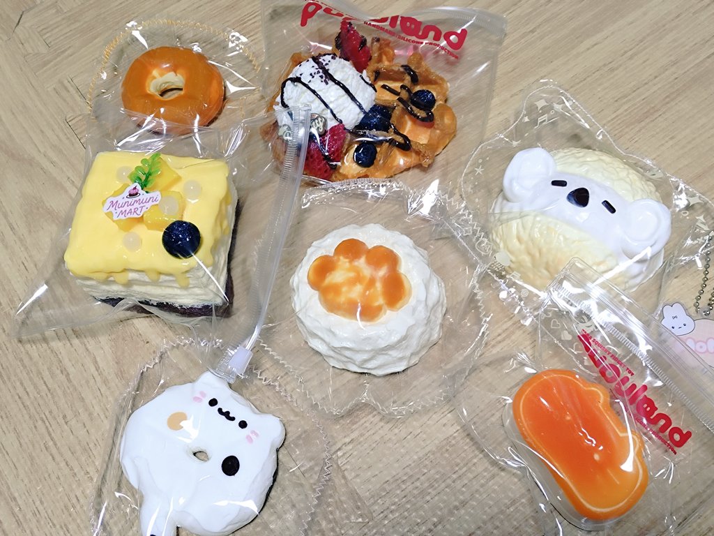 着々とスクイーズはふえている⋯ お気に入りは肉球クリームパンとねこ