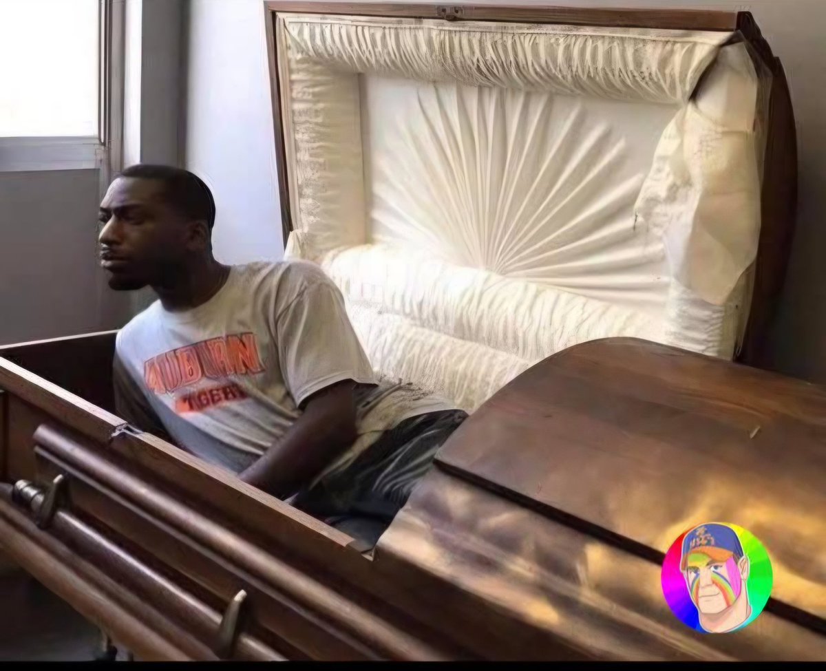 สาววายตอนมีคนบอกว่าป๋อจ้านออกงานเดียวกัน
....................
มีโมเม้นมั้ยไม่รู้ ฟื้นมาดูก่อน 
พันปีที่รอคอย