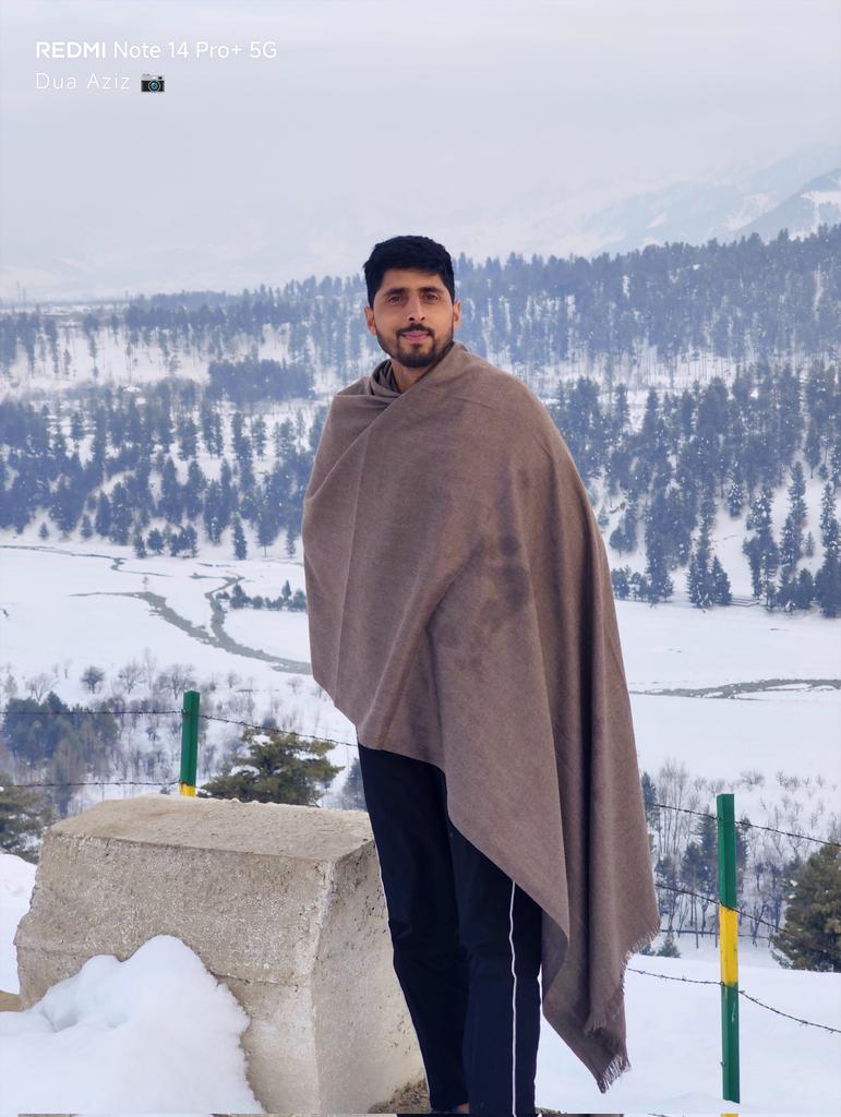 Choudharyabaziz's tweet photo. #Devpora
#Village
#Snowfall https://t.co/TQE1QGIoZZ