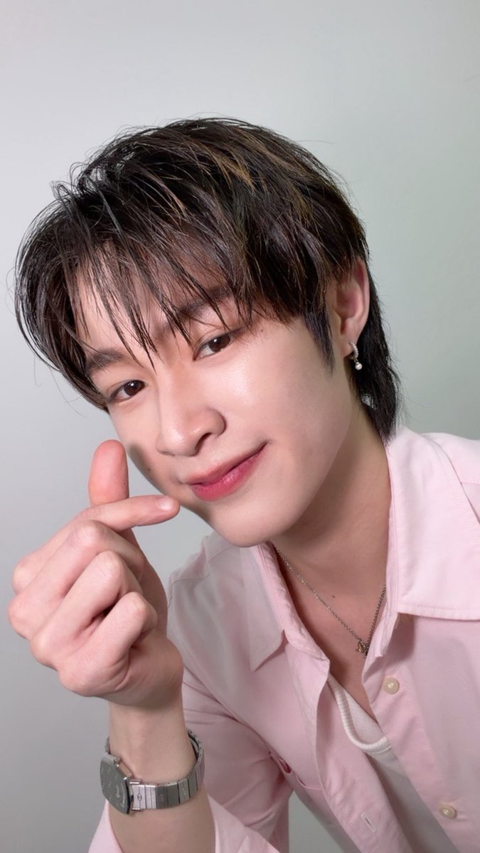 Live วันนี้สนุกมากก ขอบคุณคนน่ารักทุกคนที่เข้ามาชมมาช้อปกันนะค้าบ ทุกคนเก่งมั่กๆ ใครได้ทาแล้วส่งมาอวดความเริ่ดหนูด้วยน้าา 

NAT 3CE MISTYVELVETLIP
#3CEIVelMistYouxNat