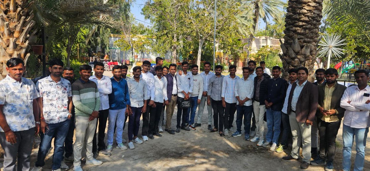 JATbera1's tweet photo. बाड़मेर जिले के शिक्षकों के स्थायीकरण तथा शिक्षक भर्ती 2022 में पुनः परिणाम से प्रभावित 1301 शिक्षकों के लिए शैडो पोस्ट तथा स्थायीकरण के लिए संगठन @RESMA_7 द्वारा श्री वगाराम जी, श्री CR गोदारा जी के नेतृत्व में सैंकडों शिक्षकों द्वारा ADM जिला बाड़मेर के मार्फत माननीय मुख्यमंत्री तथा शिक्षा मंत्री के नाम ज्ञापन सौंपा ।
संगठन माननीय मुख्यमंत्री @BhajanlalBjp जी से मांग करता है कि  शिक्षकों के हित में शीघ्र राहत प्रदान की जाए ।