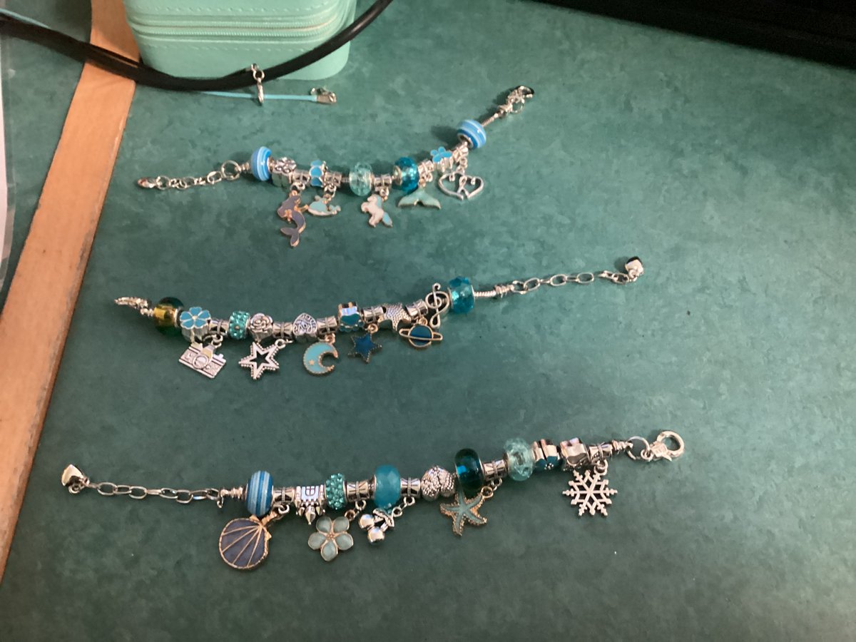 Students in the ALC have been getting creative by making friendship bracelets, sharing ideas, colours, and plenty of smiles along the way. Activities like this help build friendships, encourage teamwork, and give students a calm, creative space to connect with one another.