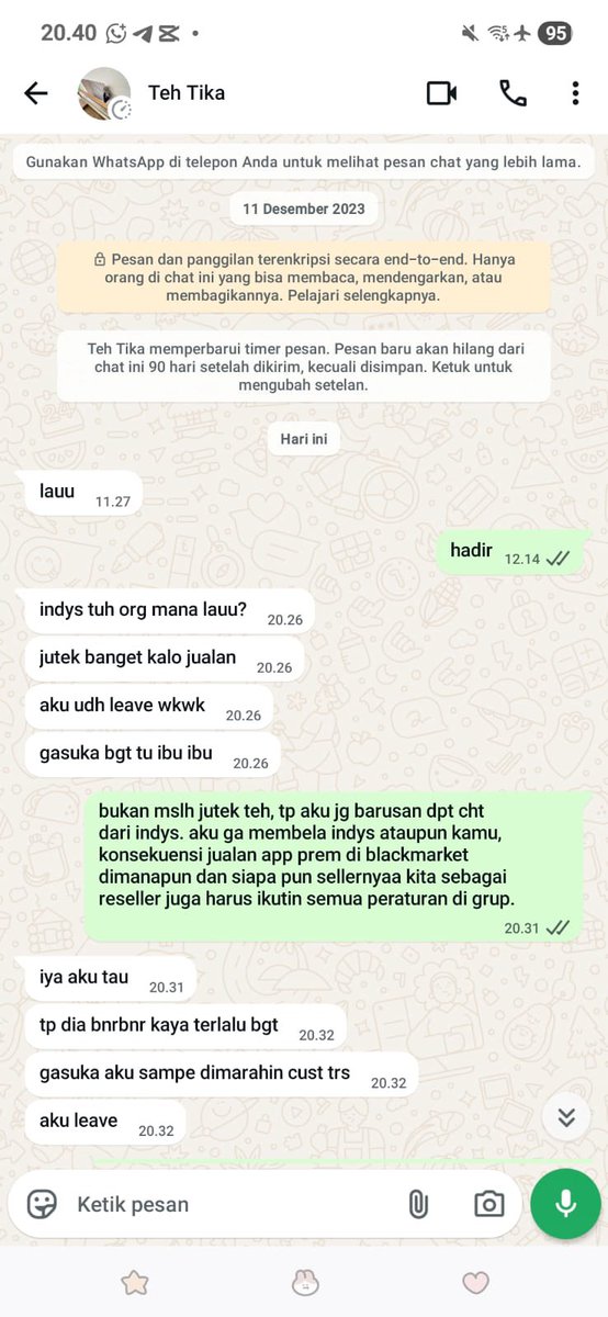 lasieys's tweet image. fyi juga si tika ini join grup karna di masukin sama partner grup aku yang lama namanya lala dan di rl pun mereka kenal

aku chat lala kelakuannya tika kaya gimana, biar beliau ini bisa edukasiin ke si tika jualan apprem tuh gimana sih. tapi bukannya malah ngerti si tika malah 😂