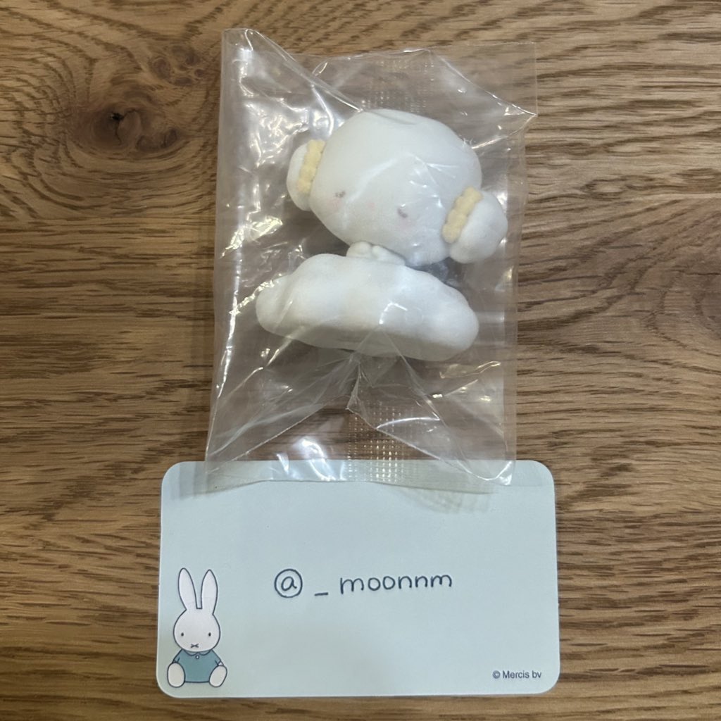 🐱 ྀི tweet media