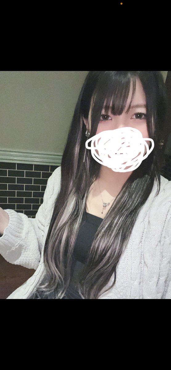karaokebarnonki's tweet photo. オープンまで88日
キャスト紹介第二段週1女
うちのみーちゃんです、ハスキーボイスのセクシーちゃんバイクのったかとおもえば着付け習ってたりなんだか忘れたけど五人囃子系の習い事してたりトリッキーな奴何年も居るのに一生年覚えれなくて会うたび聞いてごめんね。
#セクマイさんと繋がりたい
#LGBT https://t.co/nMdPMy4X9K