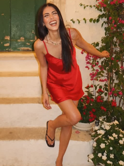 La gioia di vivere è forte in questa donna ed è bellissimo così!

#8febbraio
#prelemi
#giuliasalemi