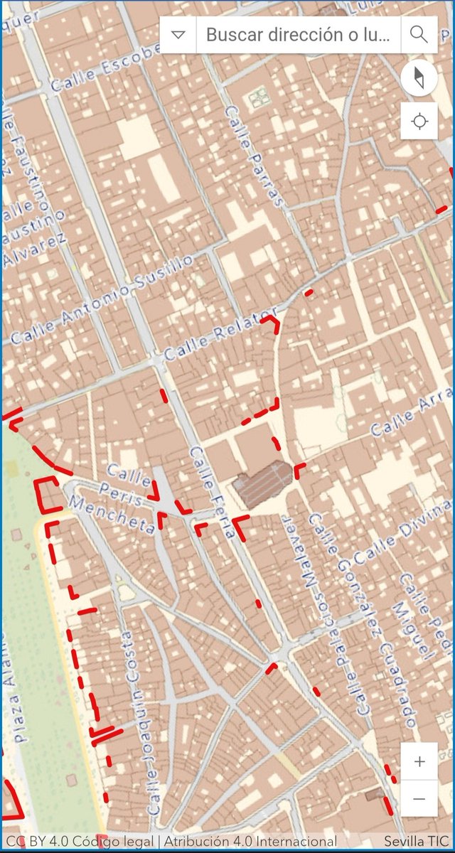 Resulta curioso, que por la cantidad de veladores, por la #calleferia sea difícil de caminar por la acera, más curioso que no aparezcan en el mapa del <a href="/Ayto_Sevilla/">Ayuntamiento de Sevilla</a> y este no actúe.