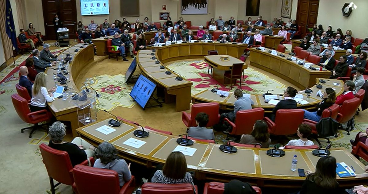 Fund_CIEN's tweet photo. 📢CIEN participa hoy en el @Congreso_Es en la presentación del informe elaborado por el Observatorio del #Alzheimer y las Demencias.
Pascual Sánchez Juan interviene, en estos momentos, en la mesa de expertos aportando la visión de CIEN sobre los retos y oportunidades para el SNS. https://t.co/G3sLrMxWeA