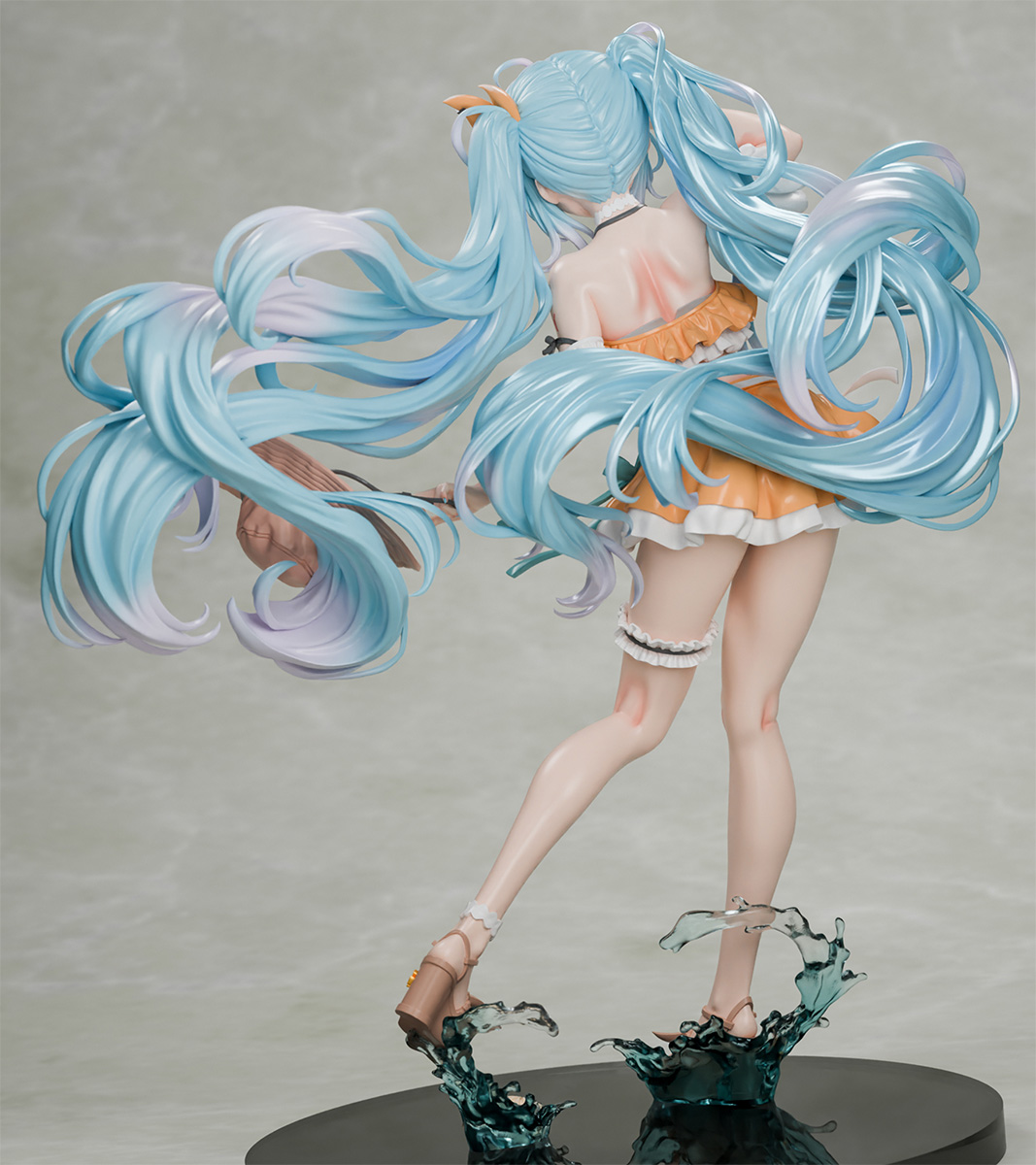WF2026冬 新作
水着衣装の初音ミク ガレージキット

正面に続く背面CGカットになります。
髪の量感や後ろ姿を含めた全体バランスの確認用イメージです。

実物の彩色見本も近日公開予定です。
#WF2026冬