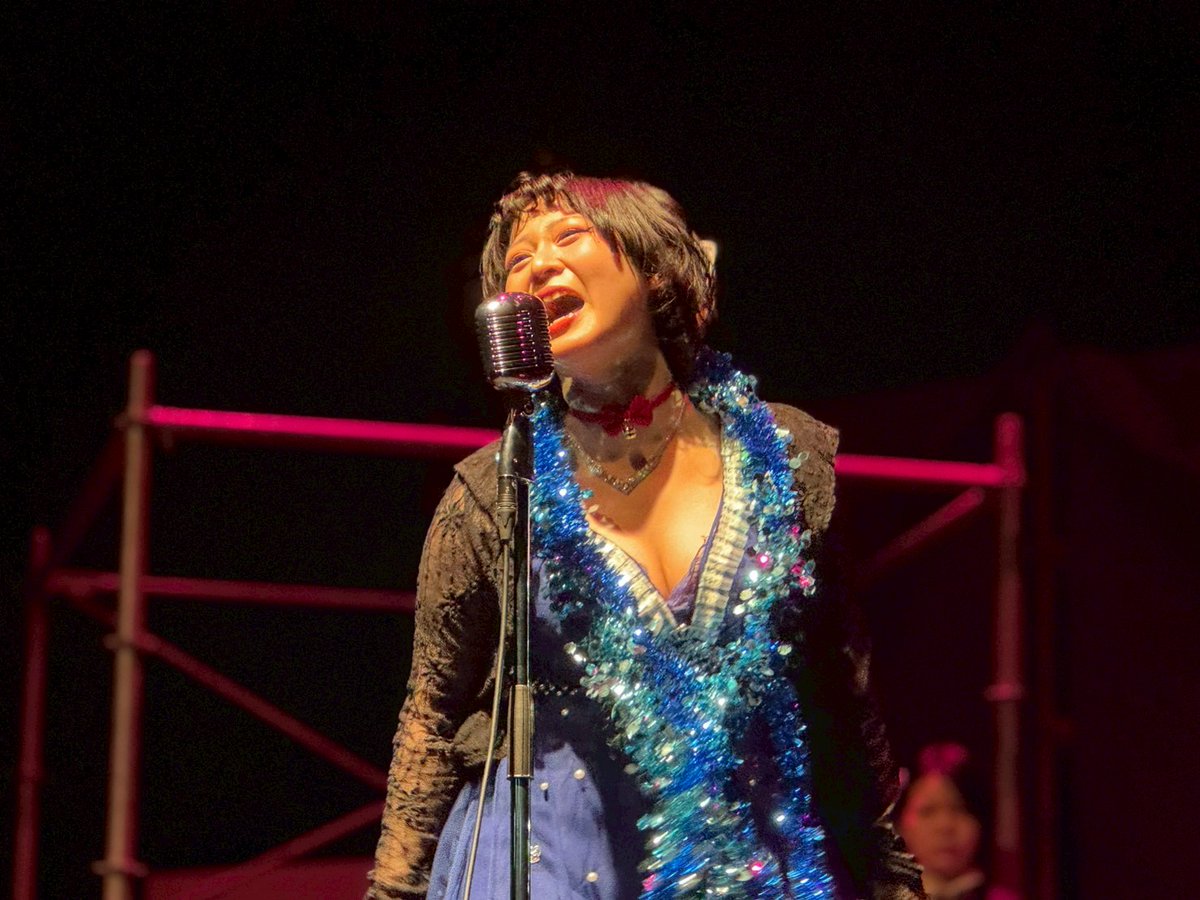 劇団迷々
【ラストフラワーズ】
無事終演いたしました。

nanana/ビッグ/ジョンオク将軍
ご来場いただいた皆様 チケットを買っていただいた皆様 本当にありがとうございました‼️‼️‼️

迷々しましたね。散々。本当に混沌としていました。人間すぎた。燦々。

終わり良ければ全て良し。
今は最高にhappy