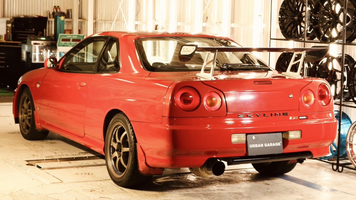 VVvezel's tweet photo. 【入庫情報】
日産 スカイラインクーペ ER34 25GTターボ
･1998年式
･アクティブレッド
･直列6気筒ターボ × 5MT × FR

時代が経っても愛され続ける名車が入庫しました。詳細はリプ欄から！ https://t.co/uKG3l1XsUY