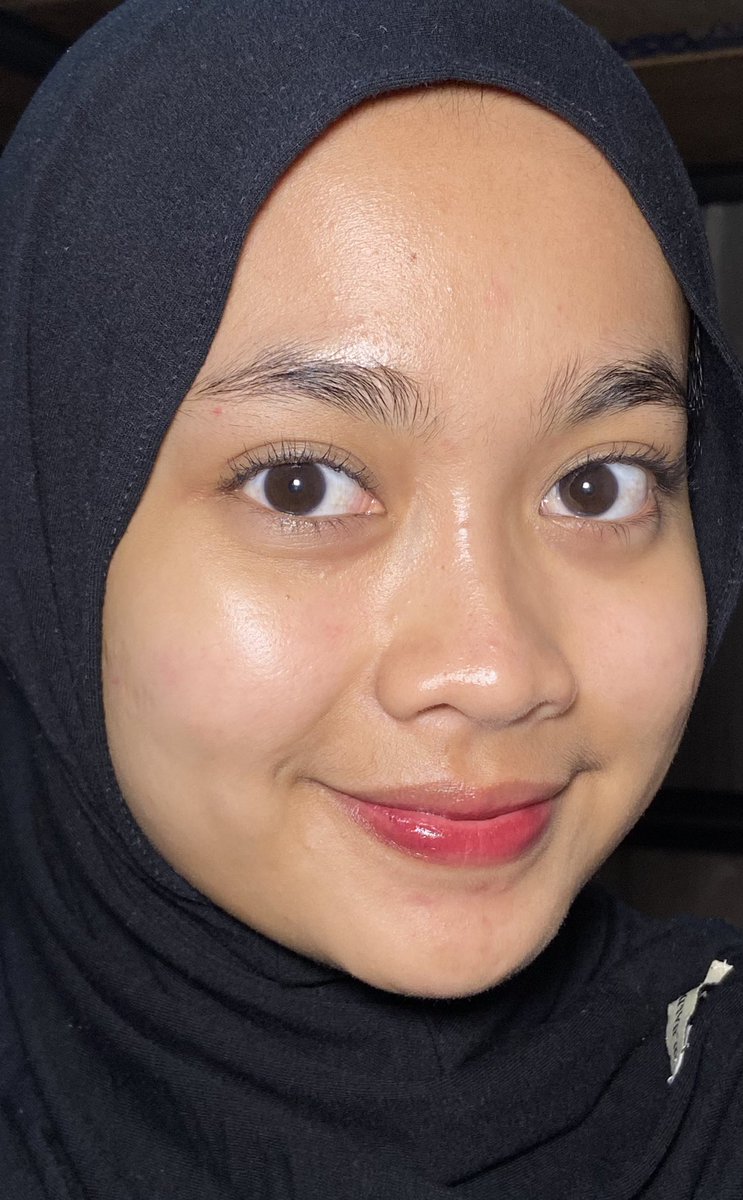gloomyeay's tweet photo. ngga salah RETINOL emg senampol itu buat dapetin bareface glow kaya gini ✨

tips retinol for newbies &amp; skin with big pores! https://t.co/2mZkjgooTI