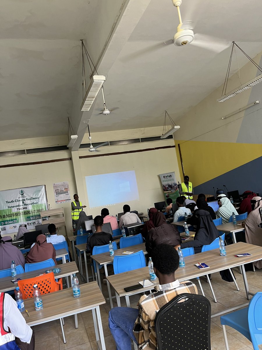 NIEhub's tweet photo. Youth in #Garissa are not short of ideas or ambition they’re short of opportunities. 

Yet they keep showing up, leading community change, innovating, and shaping the future. 

Invest in youth and Garissa moves forward.

#DigitalSkills #YouthEmpowerment #Vijana https://t.co/fs18bByYap