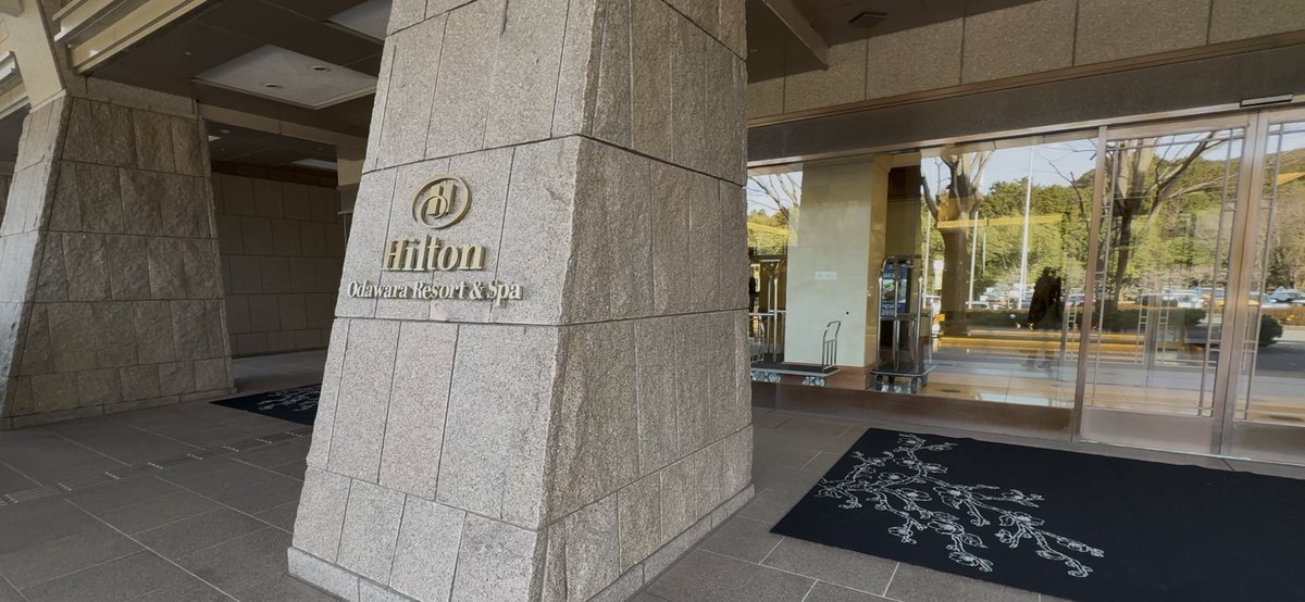 mkoichi14's tweet photo. 先日小田原市内で開催されましたAlbaLinkさんの社員総会で司会を務めさせて頂きました。

昨年12月に上場を果たし、今回は全国の支店から多くの方が参加されておりました。

上場して次のステージへ向かおうと、活気溢れる総会でした。

土産は小田原の蒲鉾。トミカの蒲鉾があったので息子用に購入。 https://t.co/MGgcQCS03n