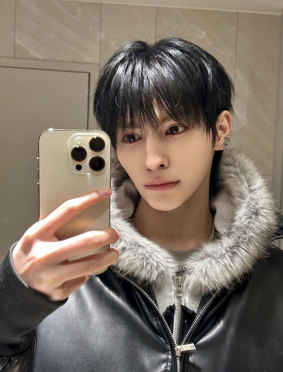 at_ALL_H_OURS's tweet photo. [#마사미]
흑발 운동 많이 된다 ~~~

#ALL_H_OURS #올아워즈
#MASAMI #마사미 https://t.co/yUgXsiDOuK