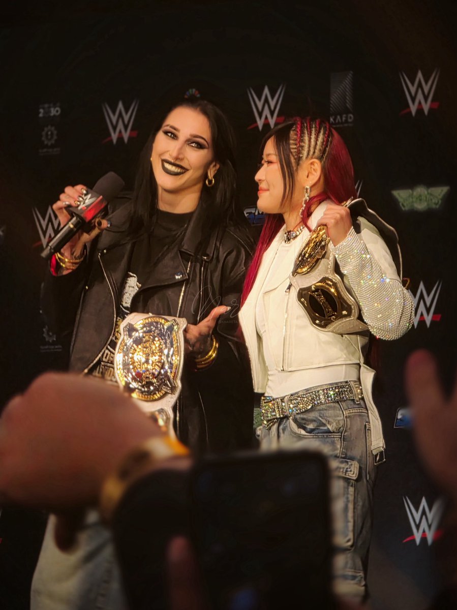 xnareta's tweet photo. My 2026 goals aren’t fully written yet, but this dream was already in motion ✨
@RheaRipley_WWE is the reason it all started, and being there, I could feel my father with me ❤️, living the moment he always wanted https://t.co/ymyLoAppsc